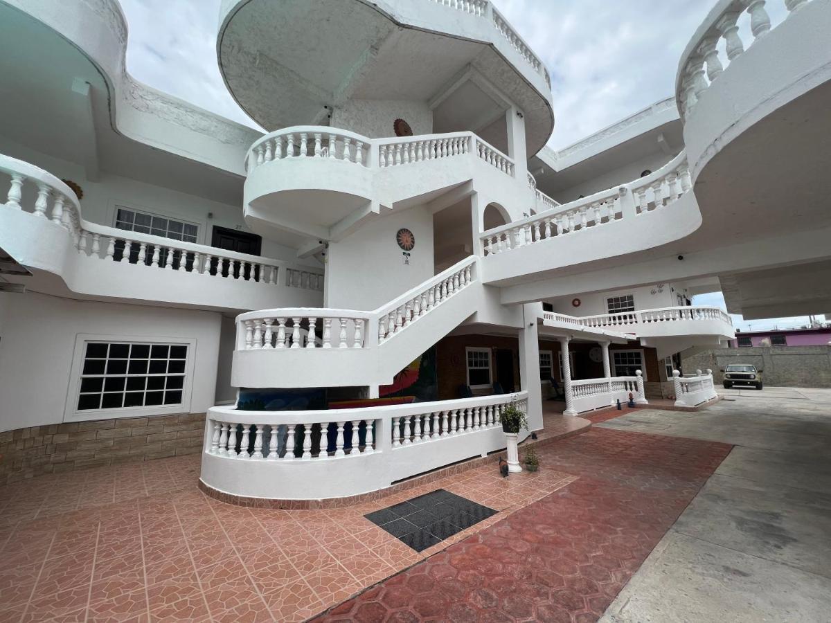 Las Palmas Hotel 코로잘 외부 사진